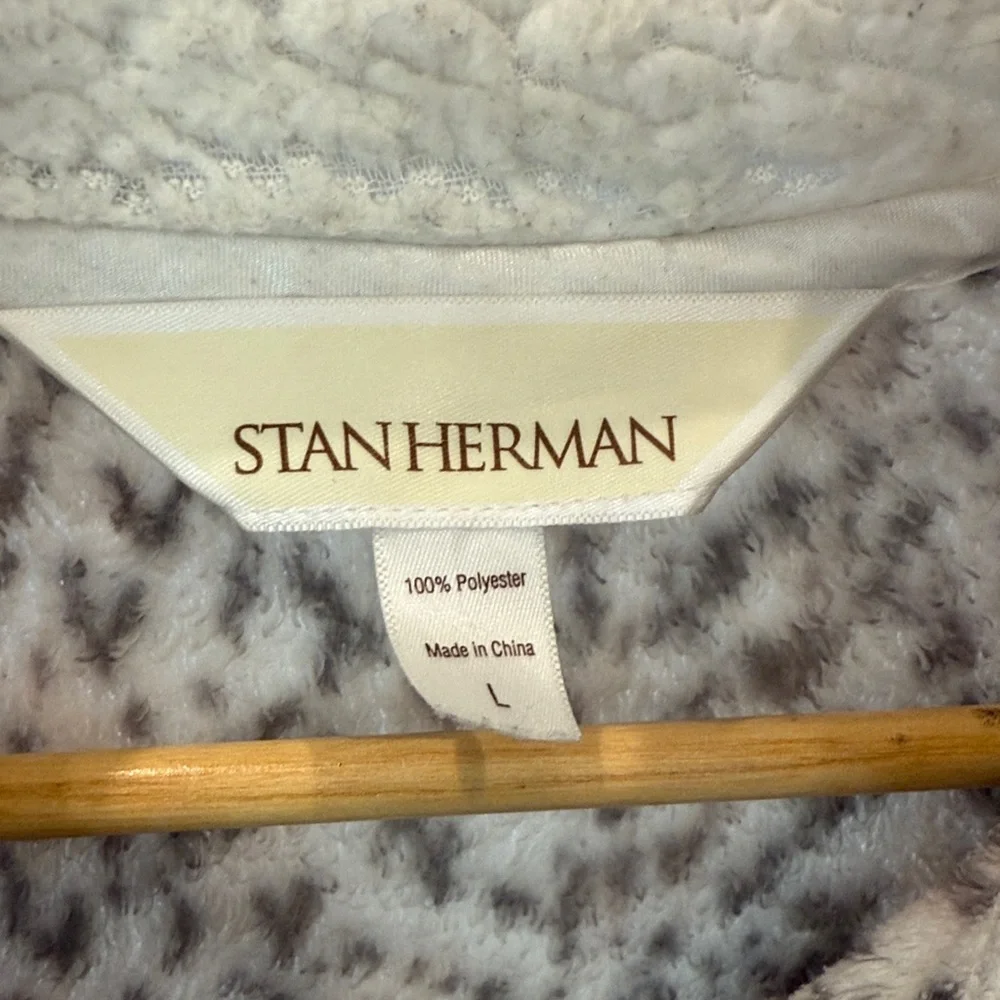 Elegant Cream Patterned Women's Robe - Picture 2 of 6